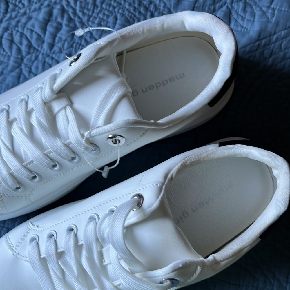 NWOT  Madden Girl Women's Josiiee Sneaker  Size‎ 8.5 - Picture 6 of 10